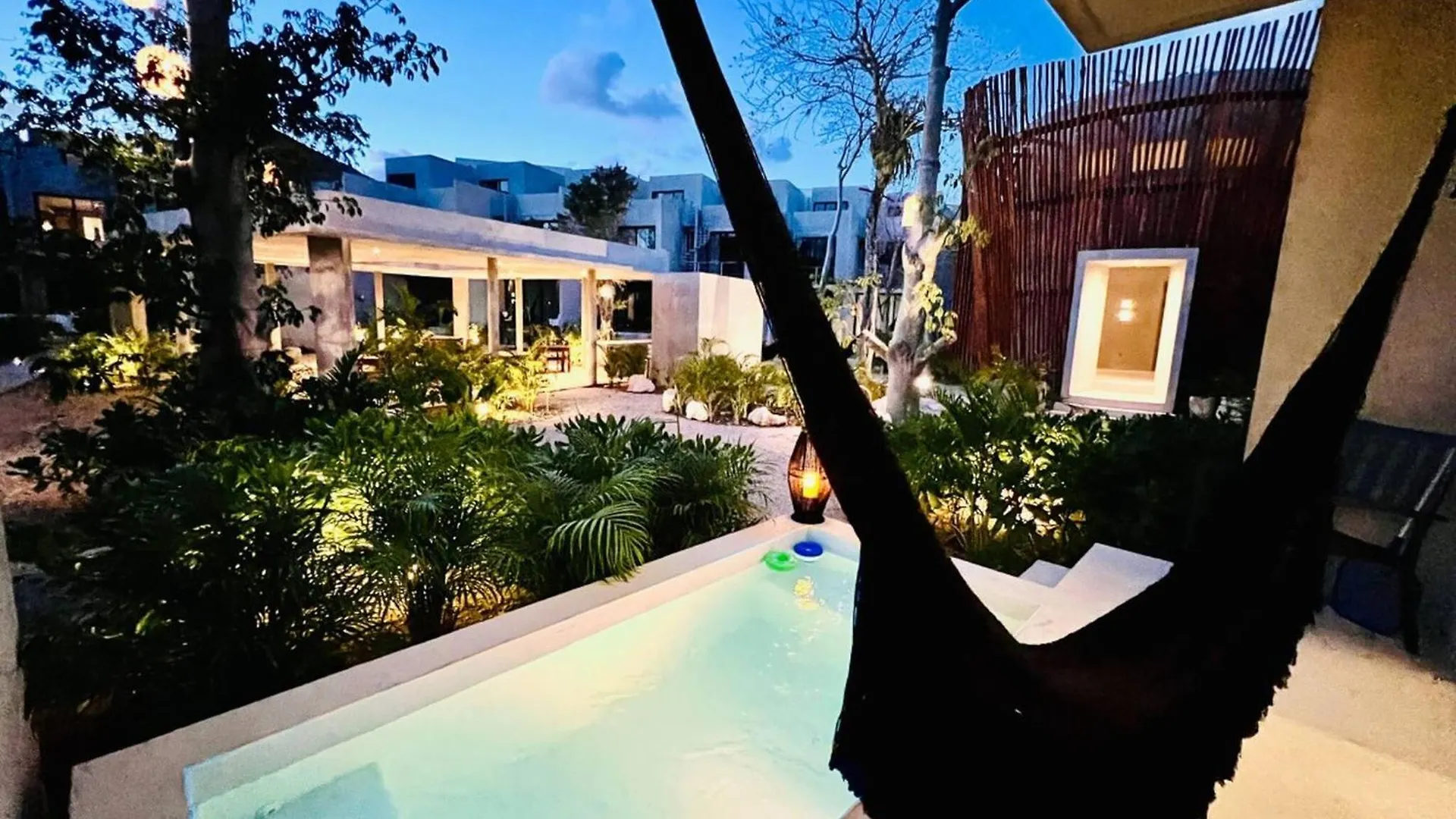 403 Seremonia Selva Private Pool New Apartment King Bed Wifi location